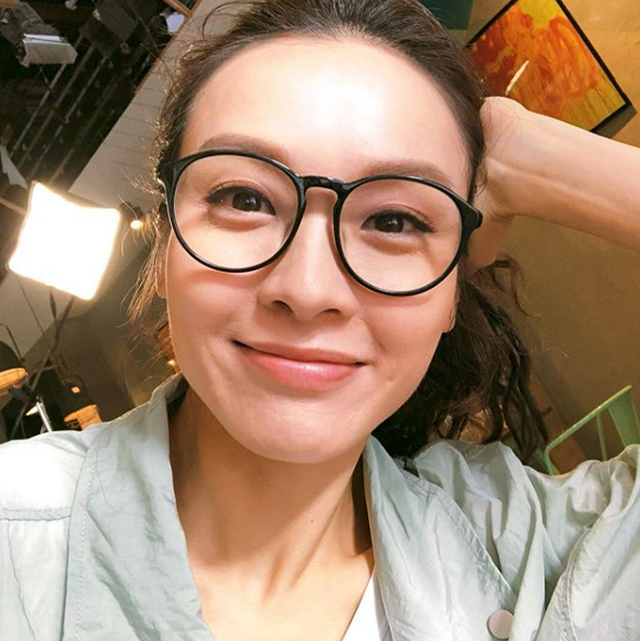 æˆ´çœ¼é¡ä¹Ÿå¯ä»¥è¶…ç¾Ž åŒ–å‡ºæŽä½³èŠ¯ å²'éº—é¦™ çŸ³åŽŸè°ç¾Žçš„è¶…ç¾Žå‡ç´ é¡çœ¼é¡å¦ Topbeauty