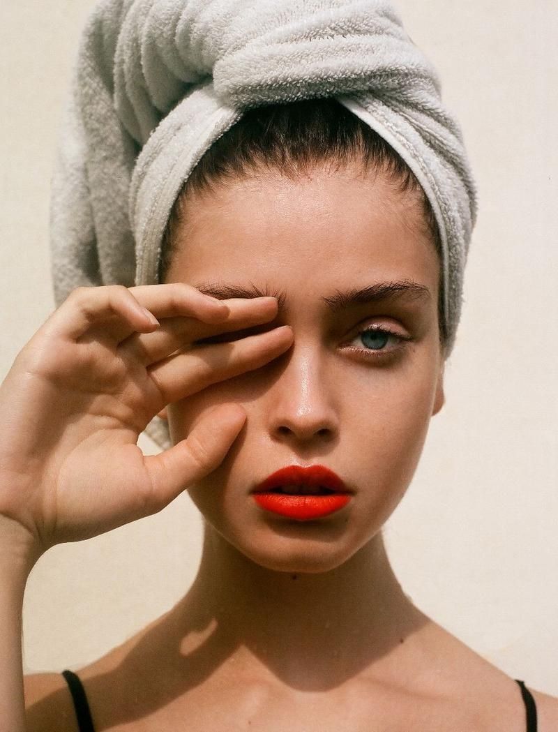 20歲眼角已經出現小細紋