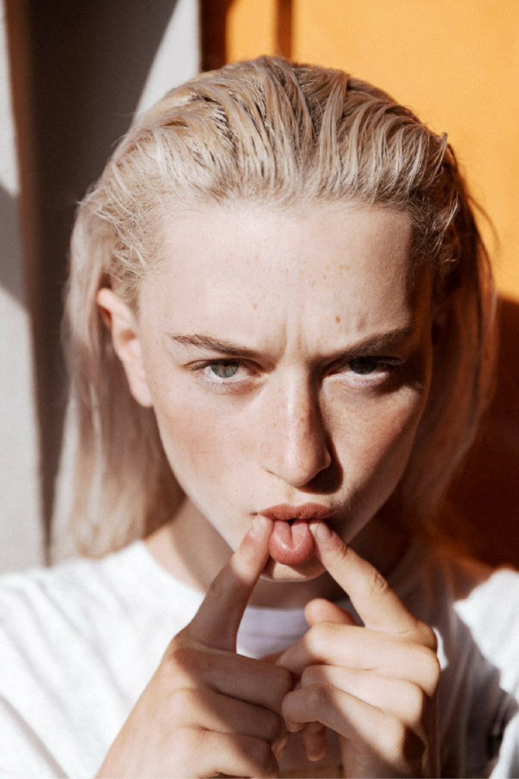 每天工作加班熬夜，引致肌膚粗糙、毛孔大得嚇死人！