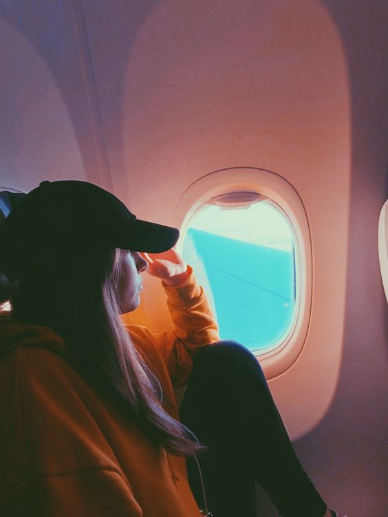 艙自來水的清潔度有很大的存疑，如為肌膚著想，最好避免以機上自來清洗臉，免得出現敏感。大家可以帶備濕紙巾代替清水潔面。