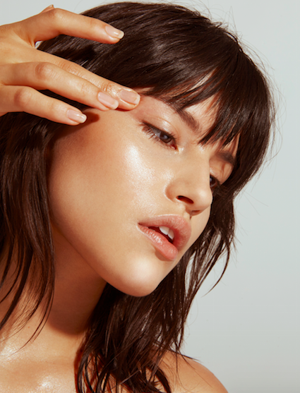 陽光中的紫外線亦會增加眼部肌膚的黑色素