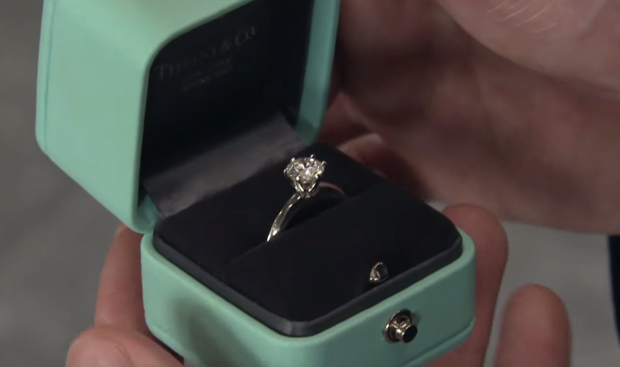 《戀愛可以持續到天長地久》佐藤健求婚婚戒