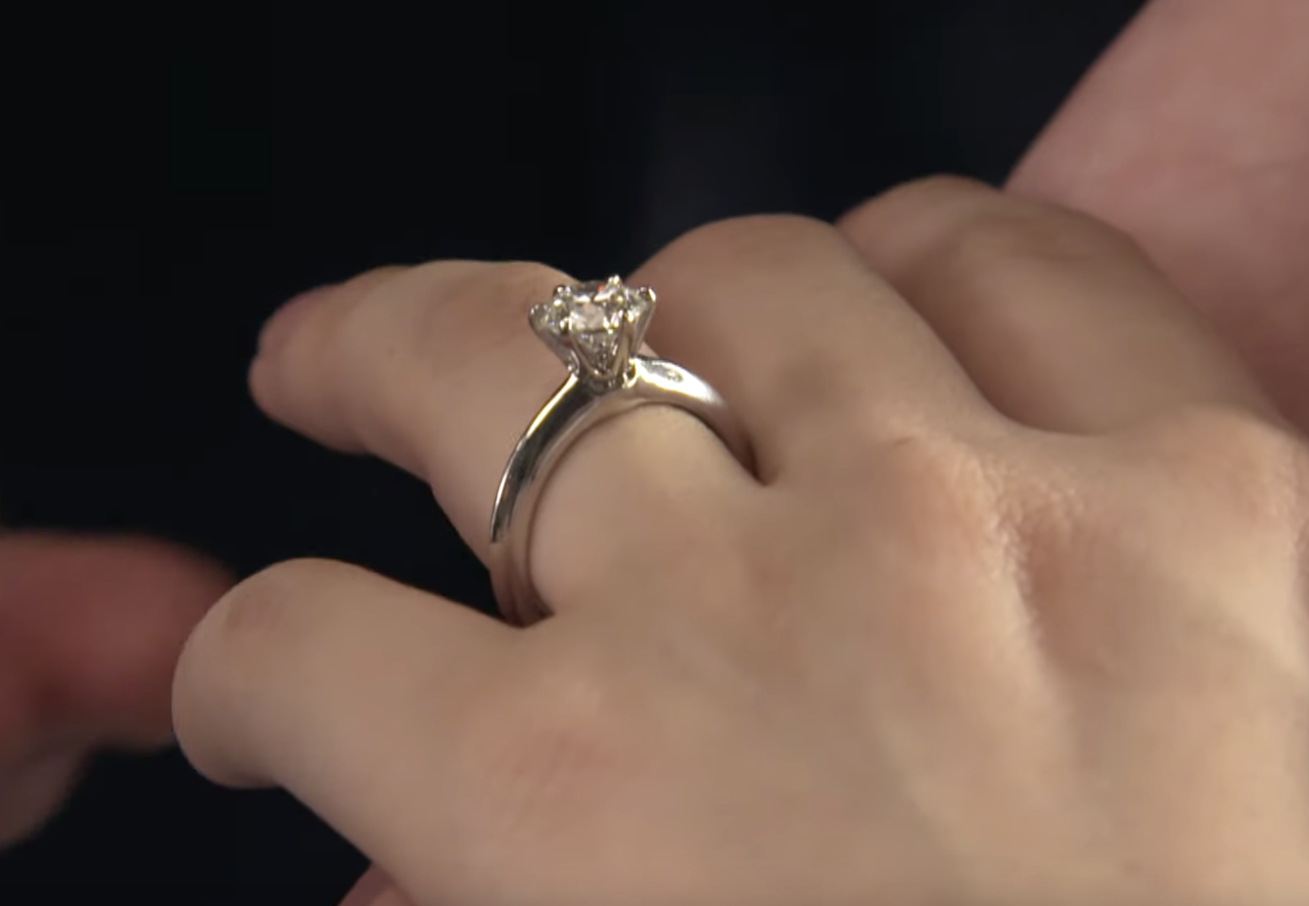 《戀愛可以持續到天長地久》佐藤健求婚婚戒Tiffany