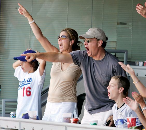 在這個人人自危的時刻，娛樂圈就傳來了一個壞消息。今年63歲的奧斯卡影帝Tom Hanks一大清早在個人社交網站上宣佈確診感染新冠肺炎。