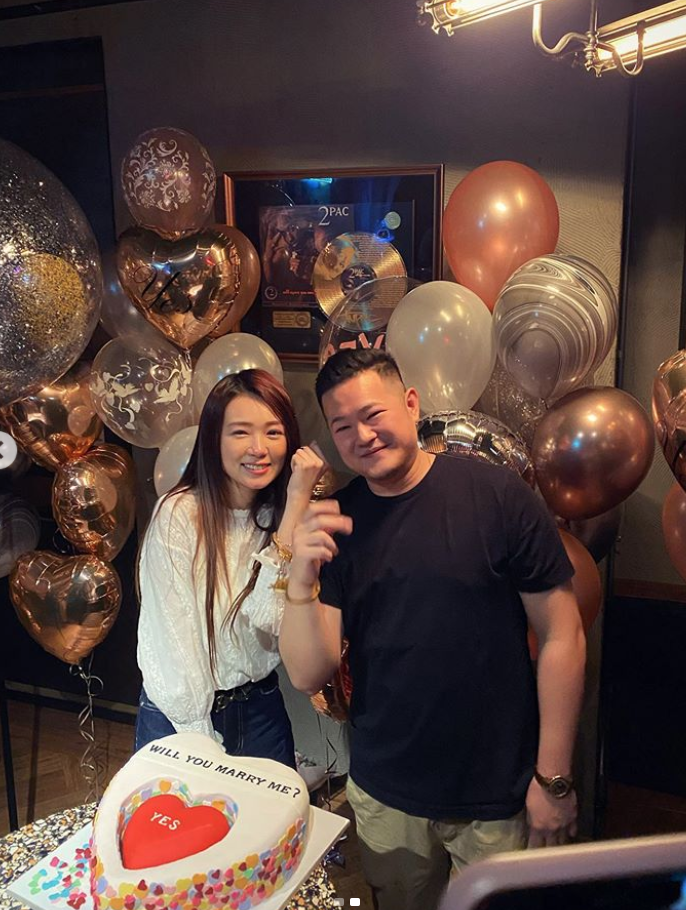 黑澀會美眉丫頭結婚