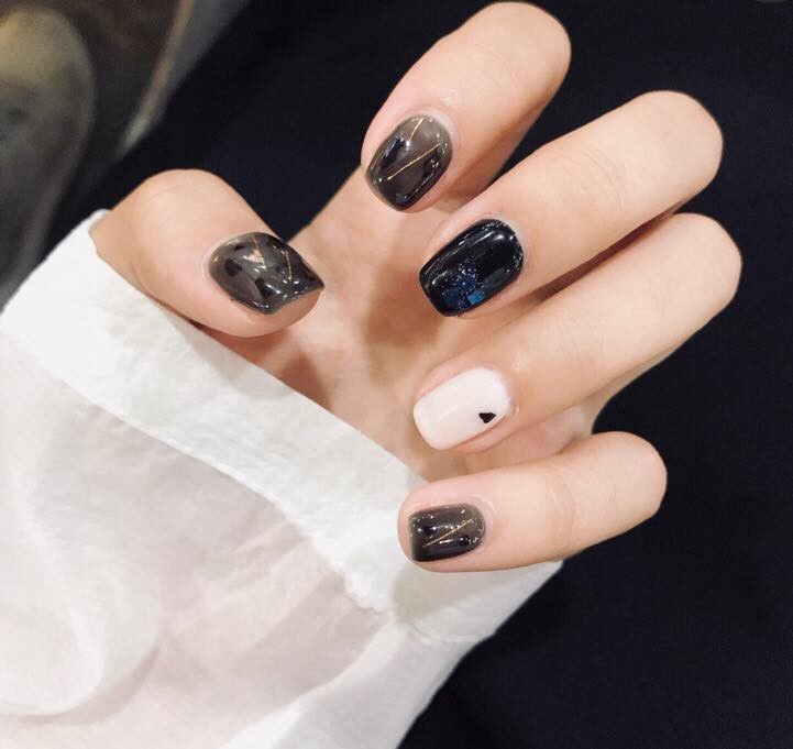DARK NAIL