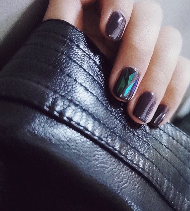 DARK NAIL