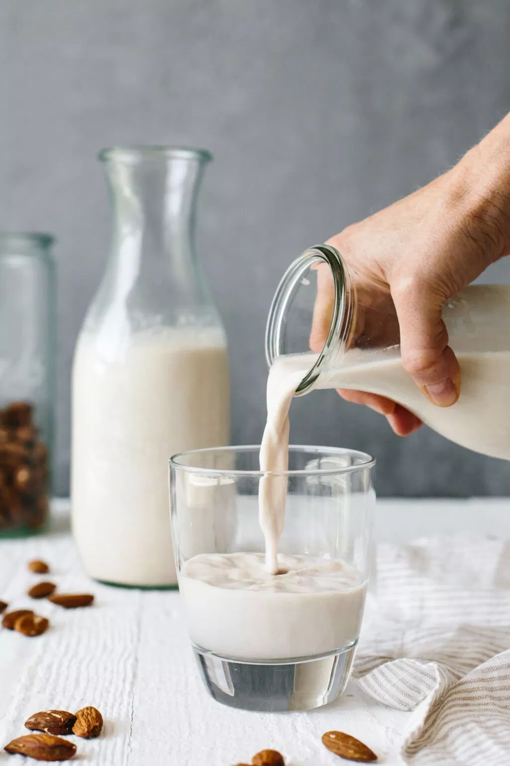 乳製品的攝取與暗瘡及粉刺的形成有某程度上的關聯性