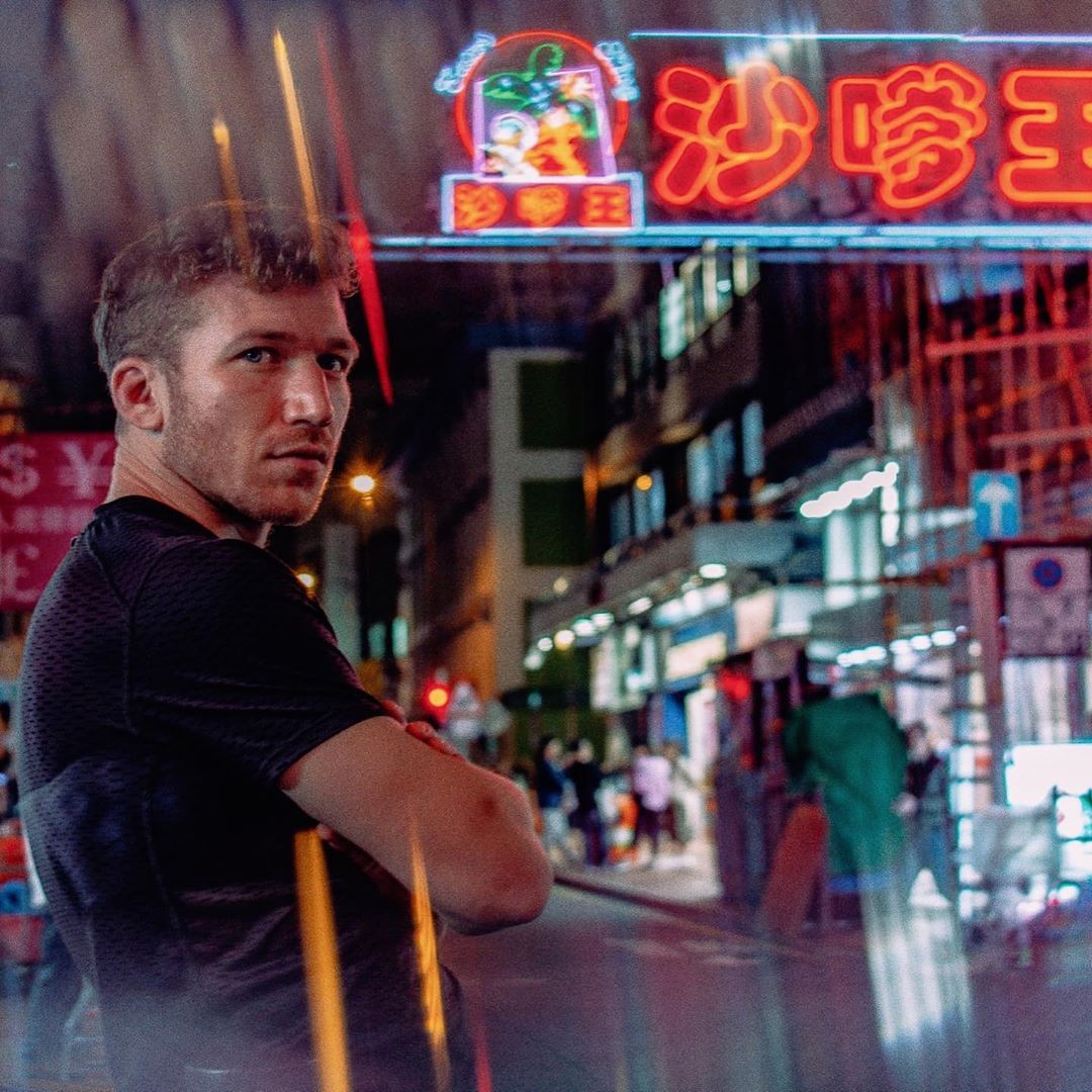 【降魔的2.0】出身醫學世家 居港德裔男易宇航 演藝創業雙棲發展