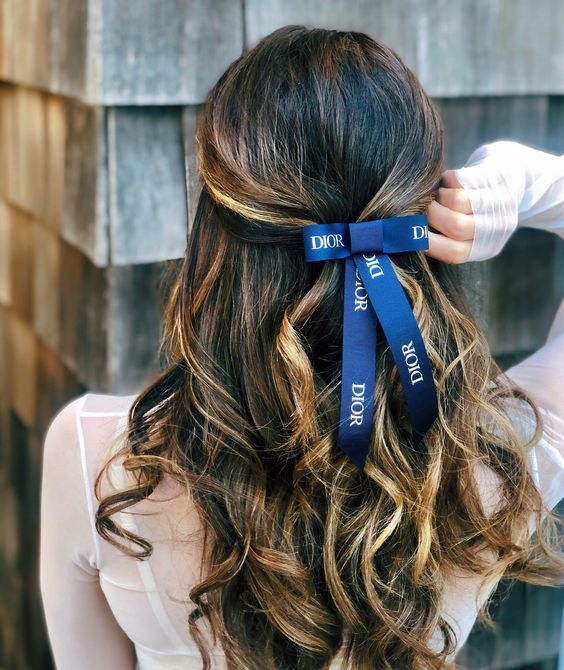 平凡無奇的緞帶多種用途！髮箍、髮帶、鞋帶、耳環 絕對好看到令你驚艷！