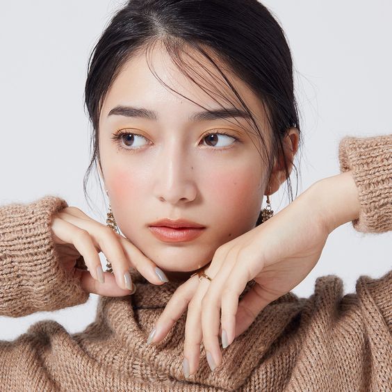 夏天激推的4款粉底棒 瞬間去油、快速上妝 一條粉底棒統統搞惦!