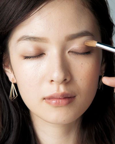 守住眼妝的最後一道防線!夏日美麗眼妝持久小秘訣 跟暈染說再見~