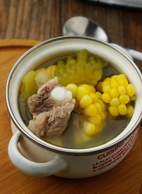 苦瓜粟米排骨湯