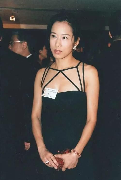 朱玲玲從港姐到豪門貴婦 如今越活越優雅