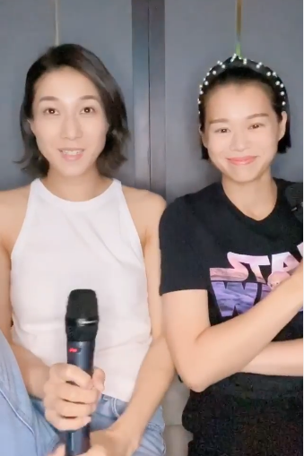 有一種遠距離朋友 不會因少見面而變得疏遠 反而從外國回來放下行李就即刻想見你