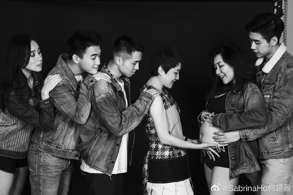 【何超盈變瘦了】產後首次貼出照片 有V型瘦臉 昔日懷孕時發福身形不再