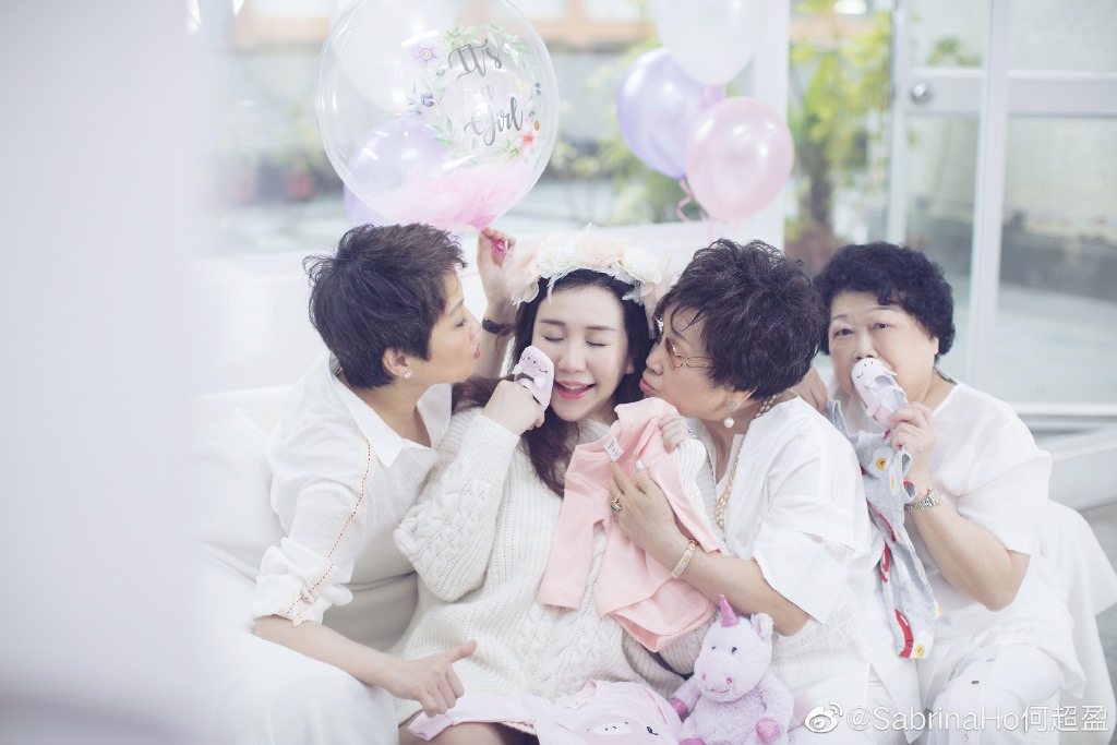 【何超盈變瘦了】產後首次貼出照片 有V型瘦臉 昔日懷孕時發福身形不再