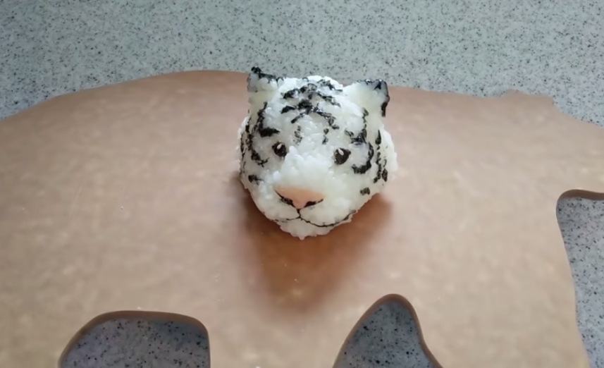 【萌爆了飯糰食譜】OL帶飯推介 簡單幾個步驟自製QQ飯糰 零廚藝也能瞬間變食神