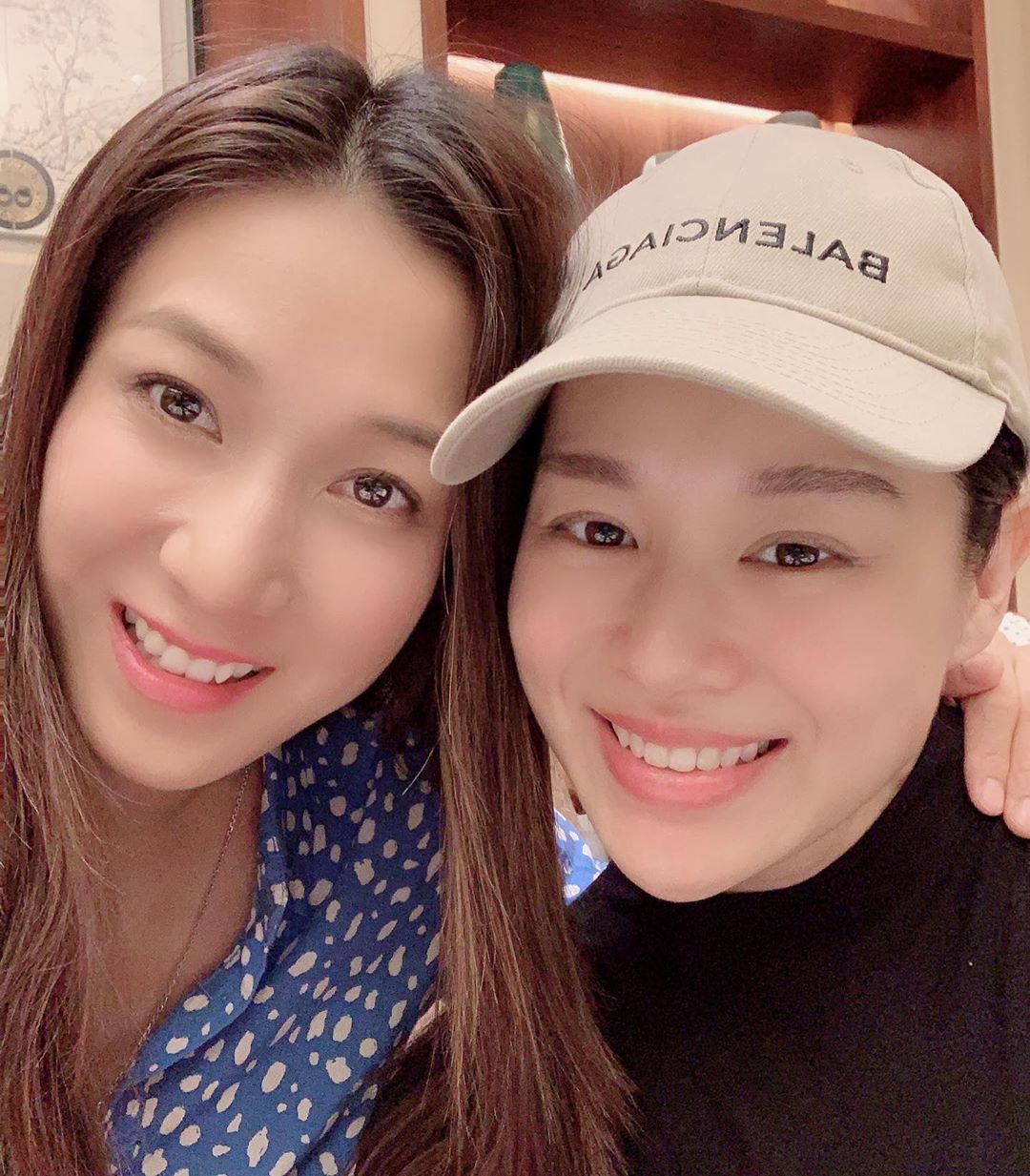 有一種遠距離朋友 不會因少見面而變得疏遠 反而從外國回來放下行李就即刻想見你