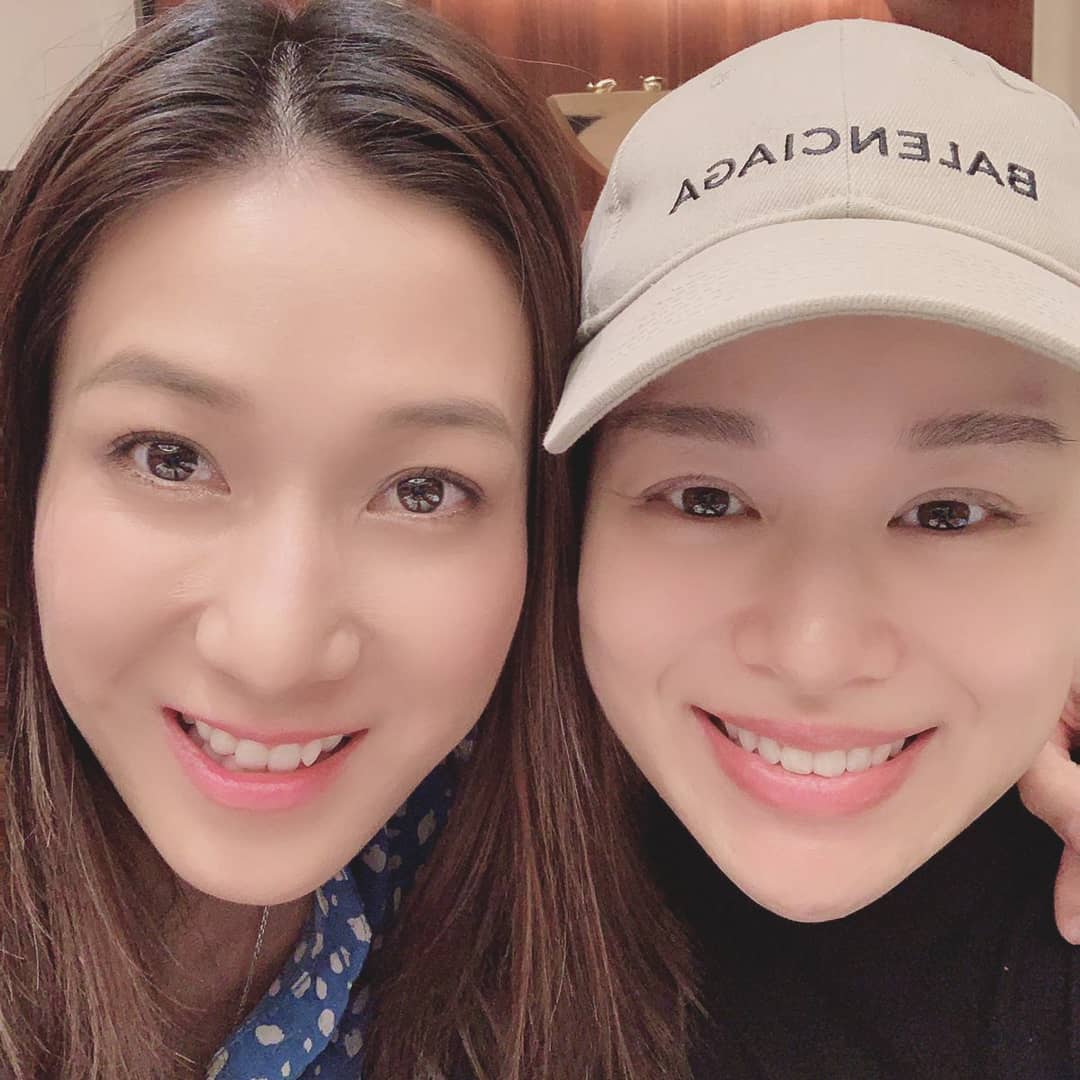 有一種遠距離朋友 不會因少見面而變得疏遠 反而從外國回來放下行李就即刻想見你