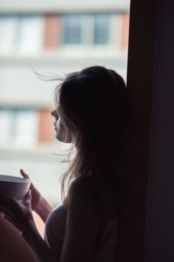 你還在熬夜等他的信息嗎?別等了,戒掉熬夜和他,關上手機早點睡,迎接明天