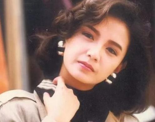 55歲曾華倩三段感情無疾而終