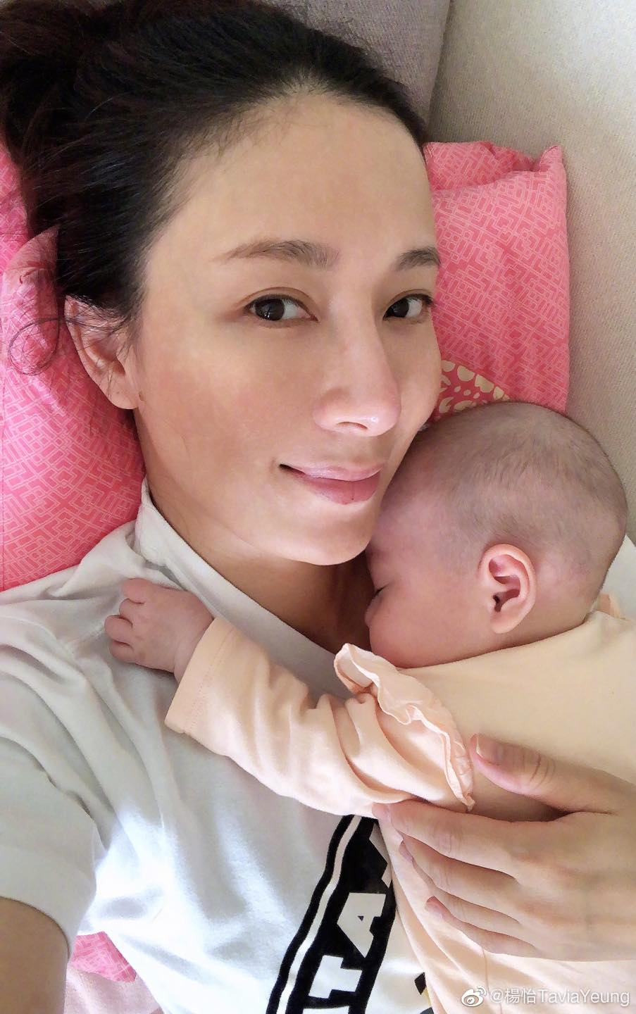 楊怡公屋長大 靠努力由零對白路人做到視后 如今終於捱出豪宅