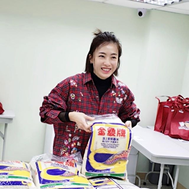 甘比現實版灰姑娘 昔日公屋出身、娛樂記者蛻變闊太 多年來飲水思源回歸社會