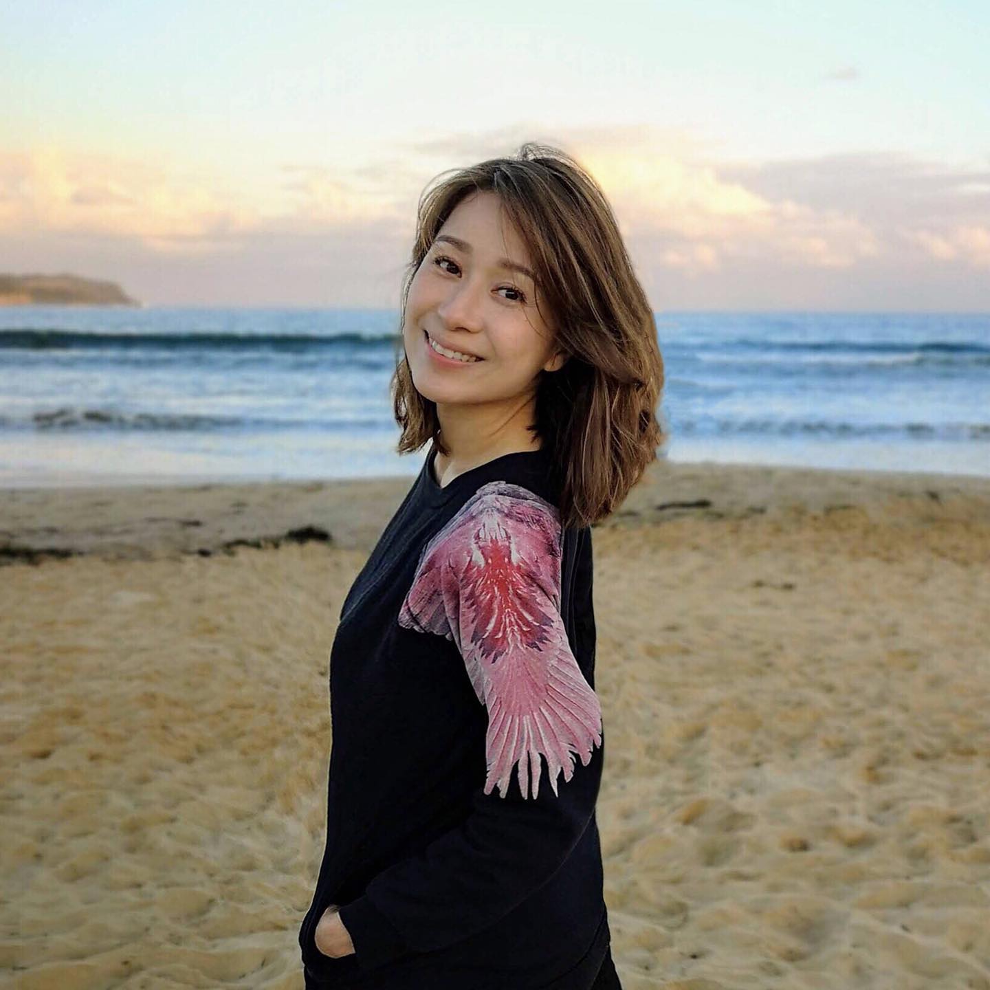 鄺文珣經歷三段圈中情不得意 情歸富商以為嫁給愛情 背後卻流著不為人知的眼淚?