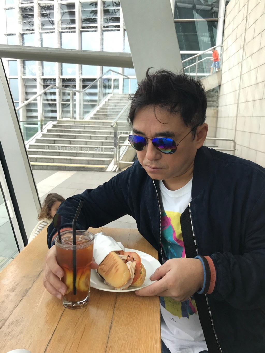 呂方老來得女自認是上天恩賜 感激太太為他及家庭付出：遇見她是我的幸運