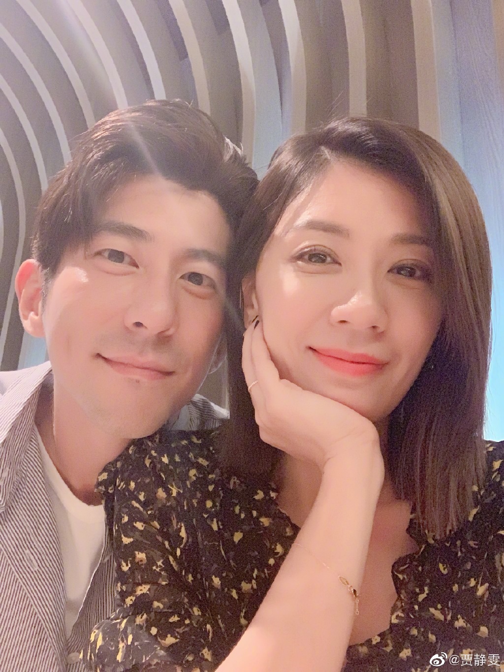 賈靜雯經歷婚姻失敗仍相信愛情:如果能夠擁抱愛情 千萬不要把它推到很遠的地方