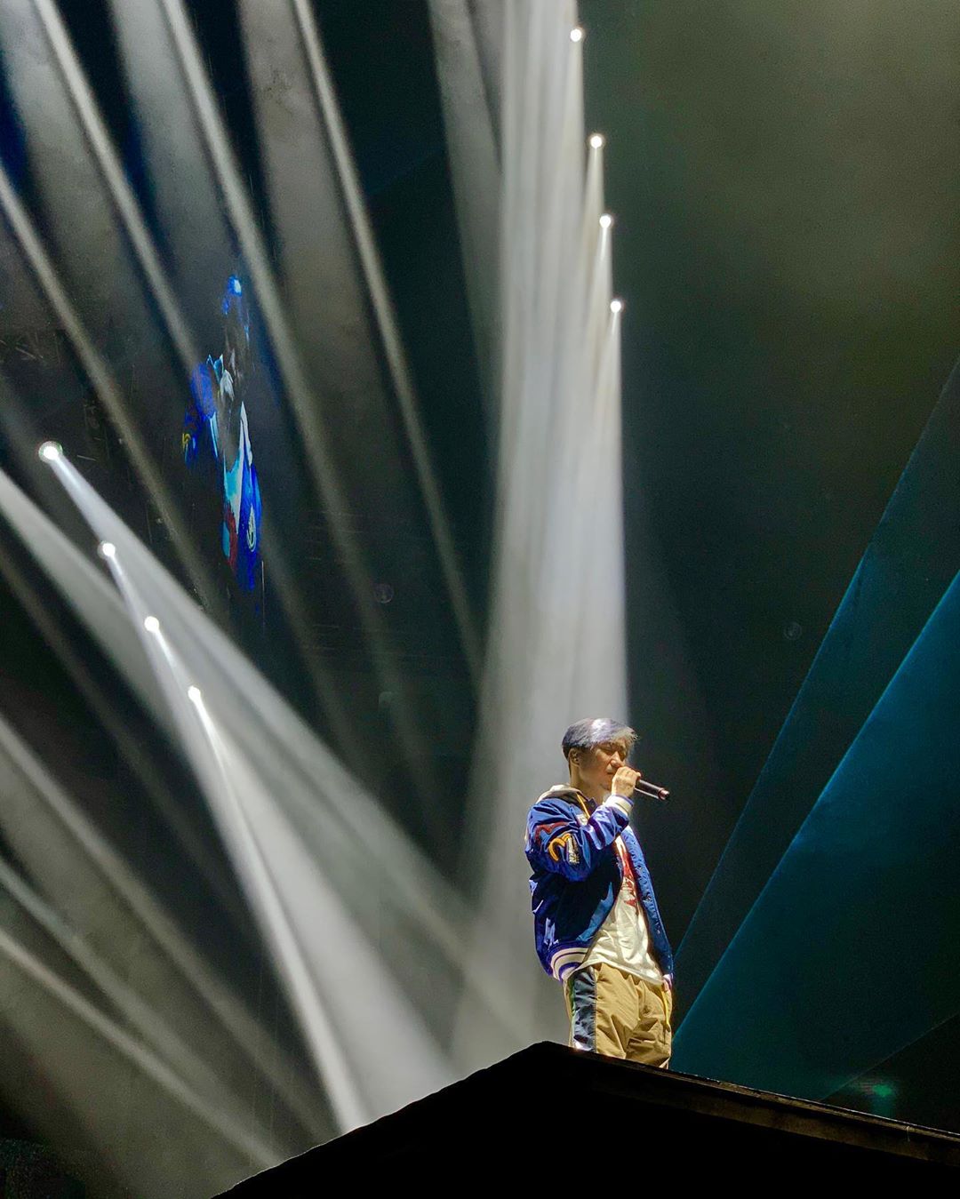 鄭中基當年飛機事件形象插水 機緣巧合接觸喜劇成為人生轉折點