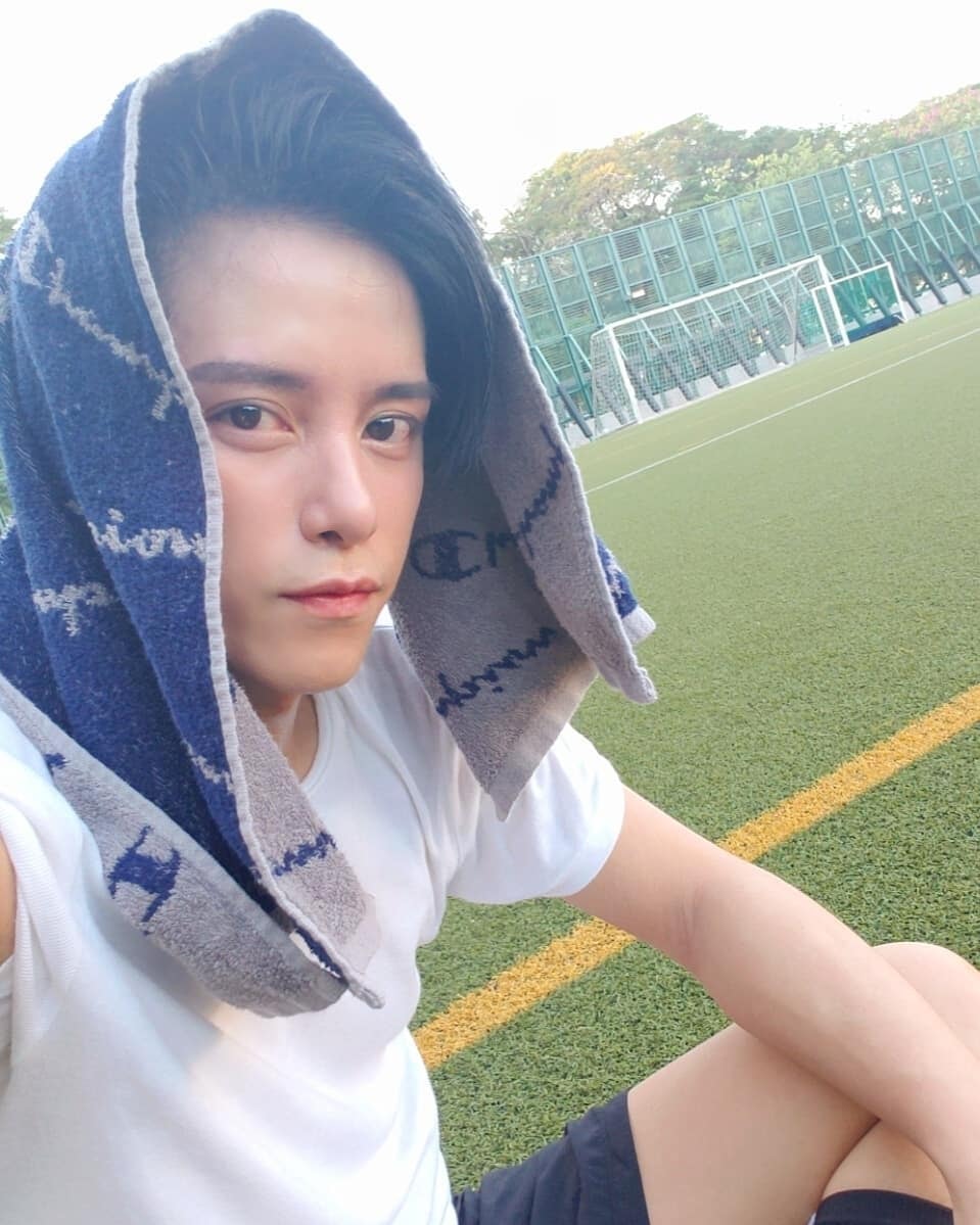 張彥博破碎家庭出身 曾不能接受父母再婚到後來釋懷 如今更買車接載繼父出入醫院