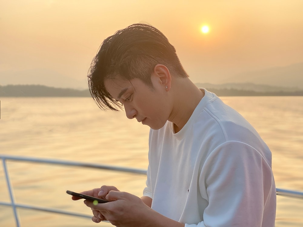 張彥博破碎家庭出身 曾不能接受父母再婚到後來釋懷 如今更買車接載繼父出入醫院