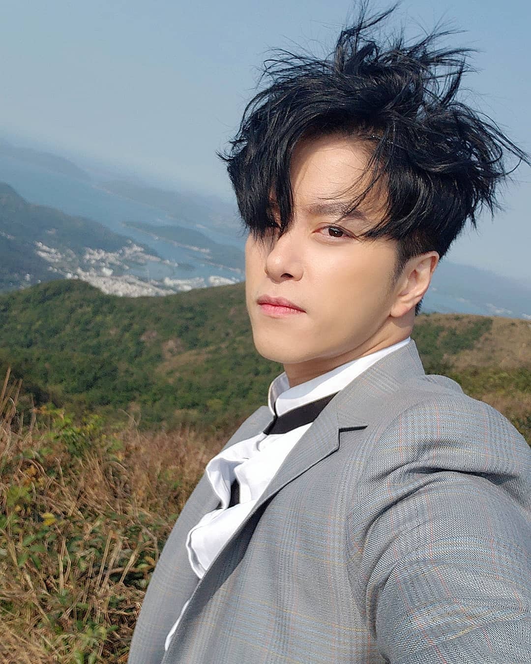 張彥博破碎家庭出身 曾不能接受父母再婚到後來釋懷 如今更買車接載繼父出入醫院