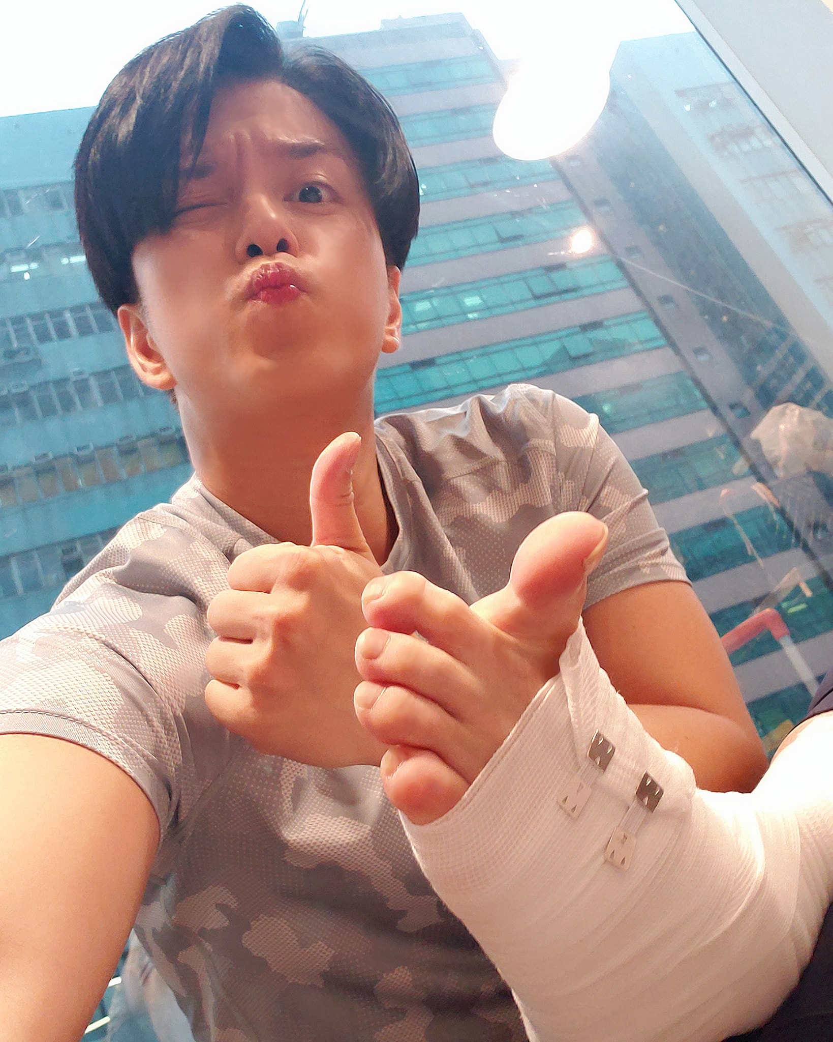 張彥博破碎家庭出身 曾不能接受父母再婚到後來釋懷 如今更買車接載繼父出入醫院