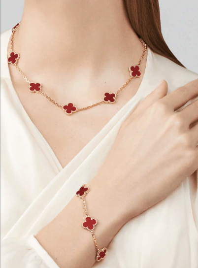 Van Cleef & Arpels Alhambra