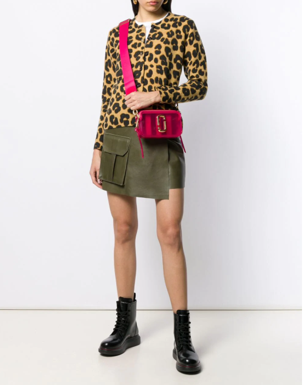 【Emily In Paris】盤點Lily Collins劇裡使用手袋 ASOS、Elisa等 小資女一樣買得起