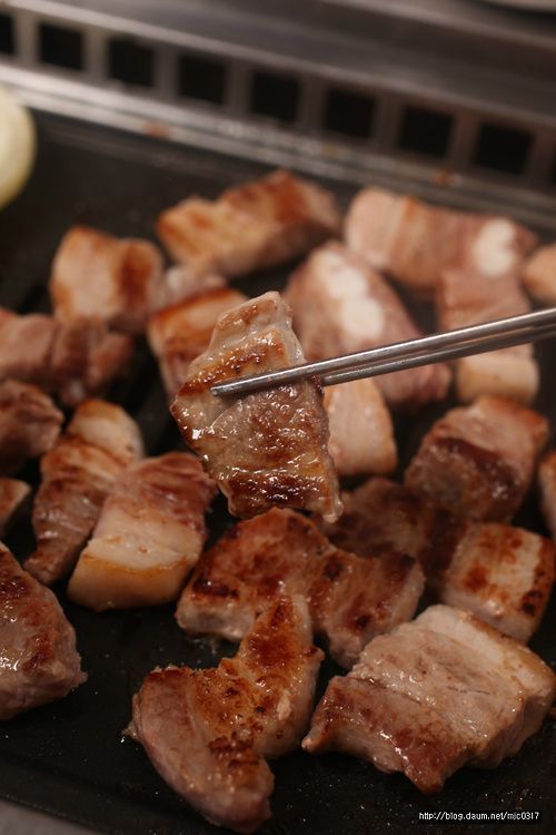 愛吃油膩煎炸脹胃氣食物。