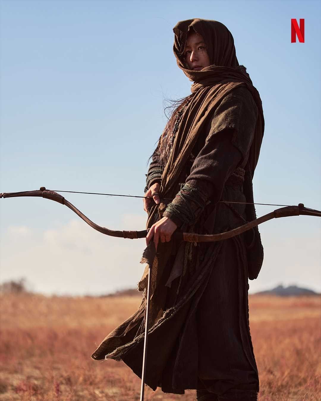 全智賢《屍戰朝鮮:雅信傳》劇照1