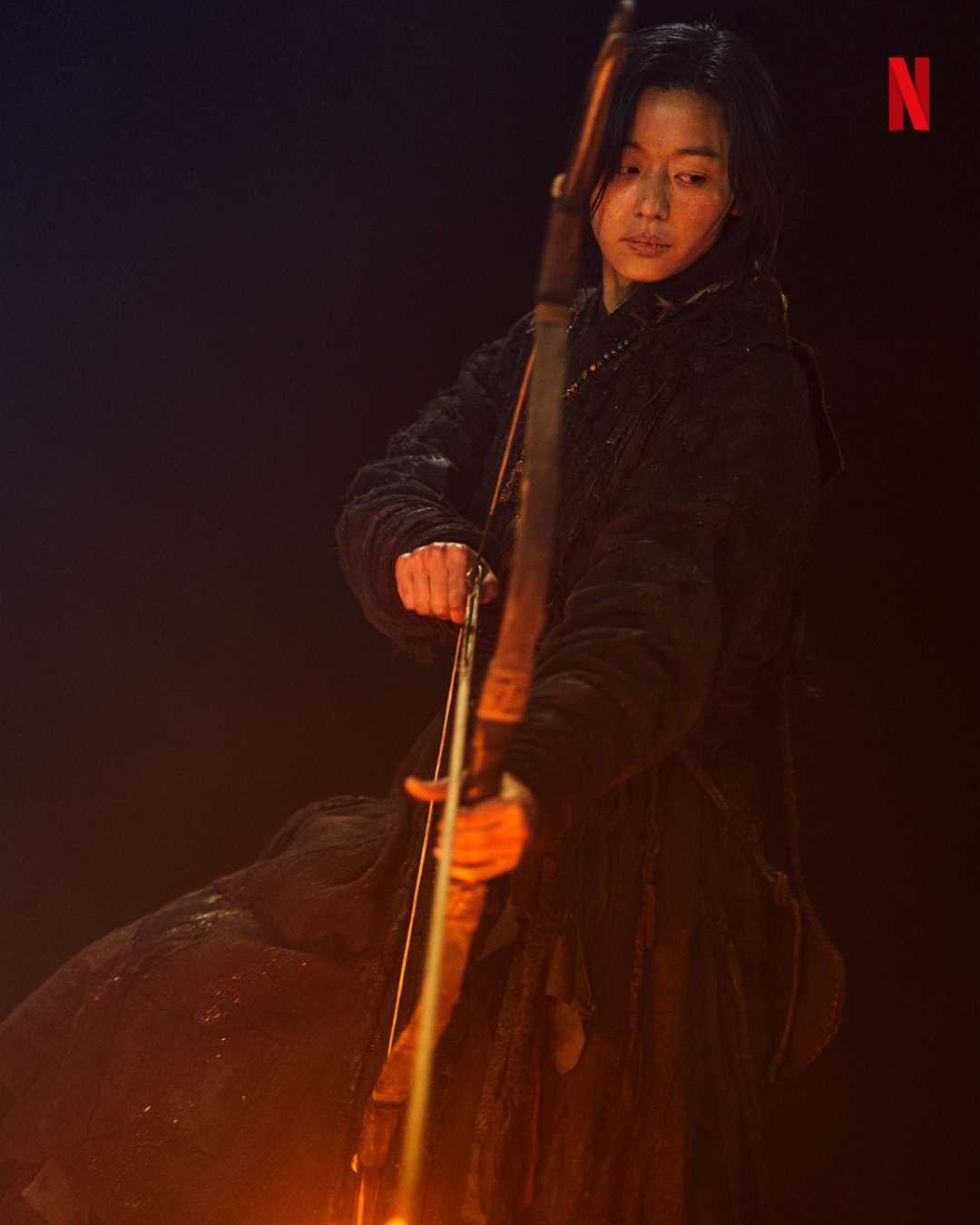 全智賢《屍戰朝鮮:雅信傳》劇照