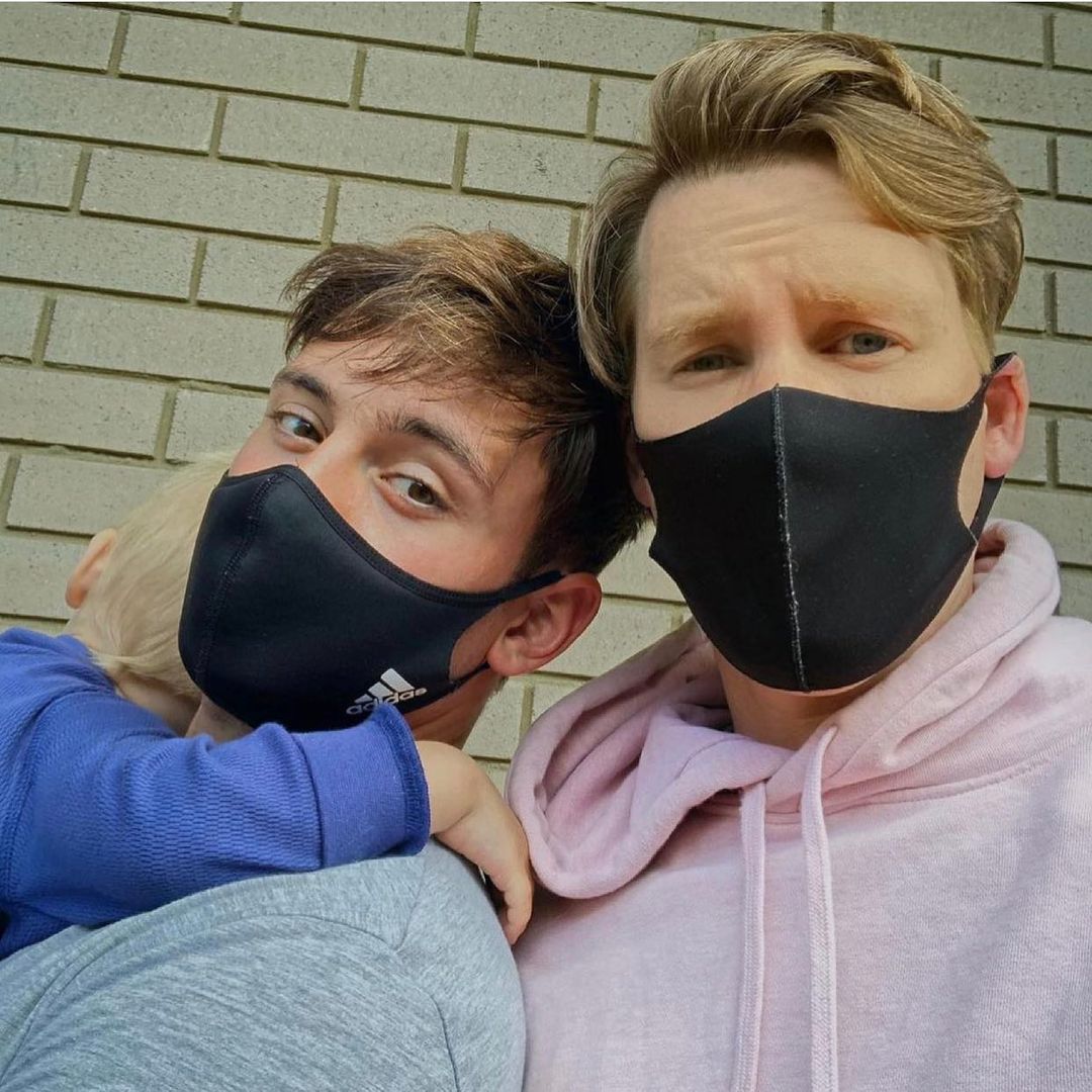 Tom Daley與老公Dustin Lance Black的日常照。