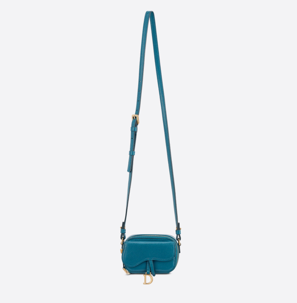 Dior Saddle Bag 售價為HK$8,350, 顏色方面有黑、桃紅及藍的顏色選擇
