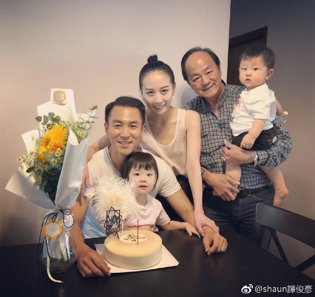 狄龍與譚俊彥一家超溫馨。