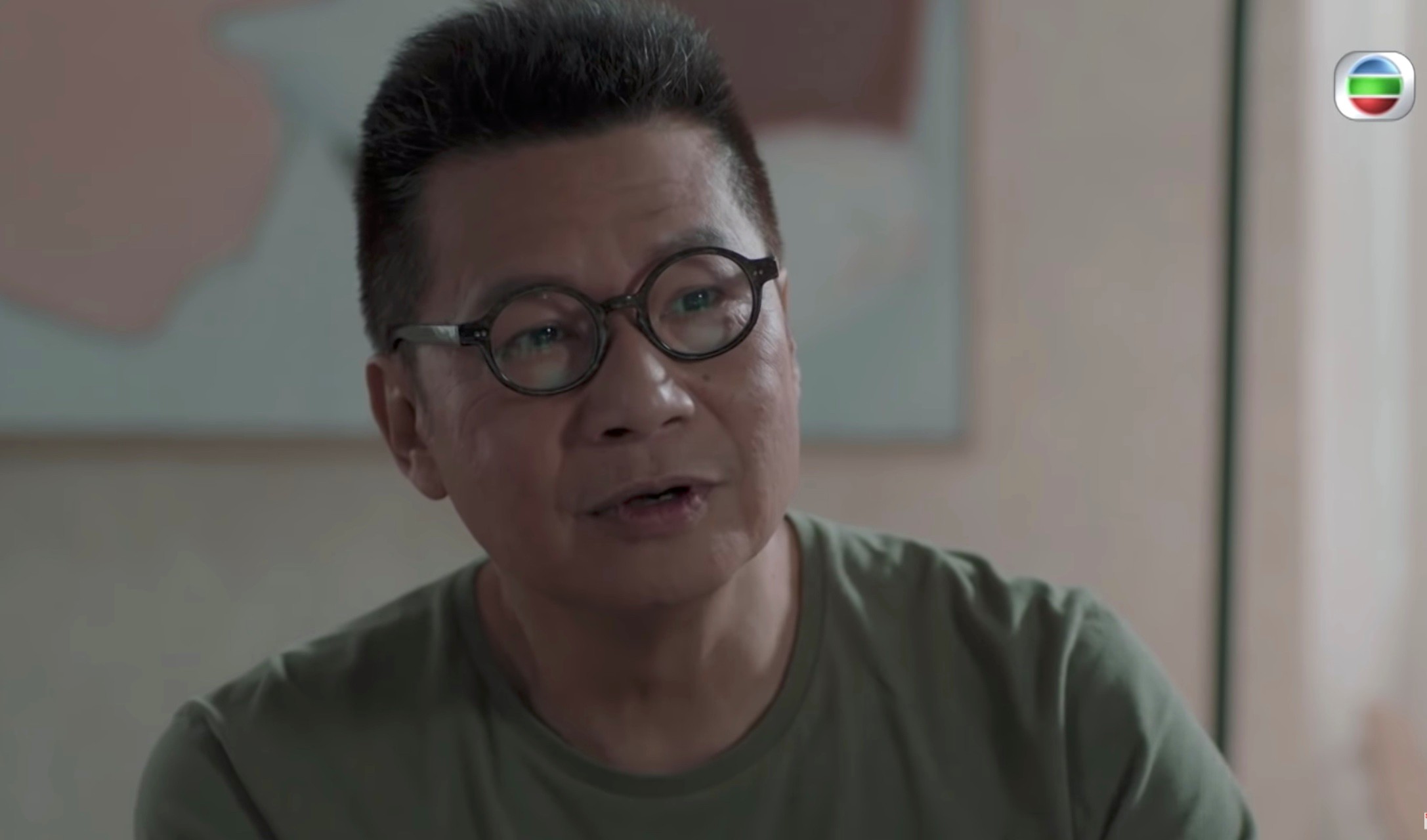 鄭子誠飾演一位「癡心情長劍」Philip