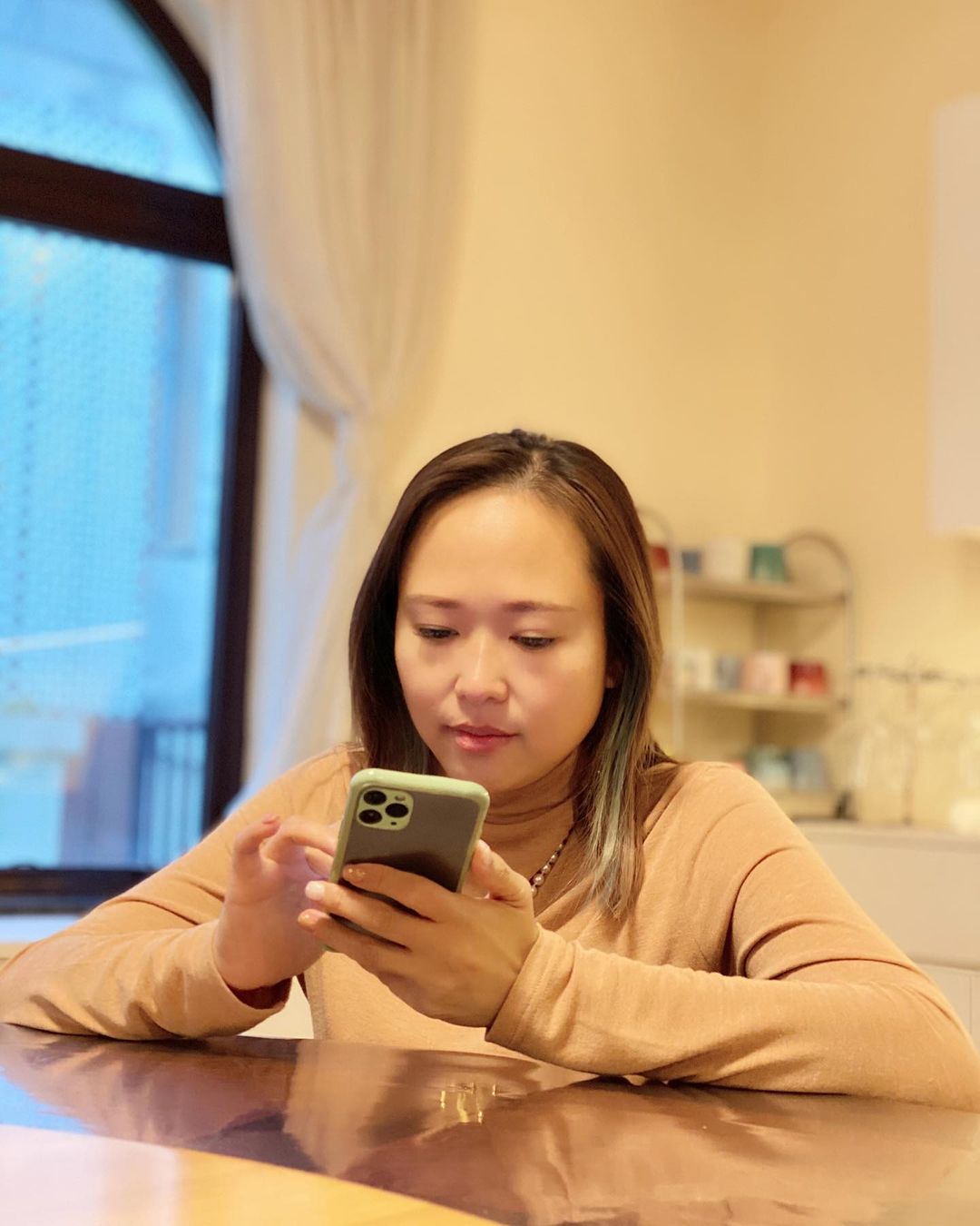 阿Bob林盛斌老婆黃乙頤的生活照。