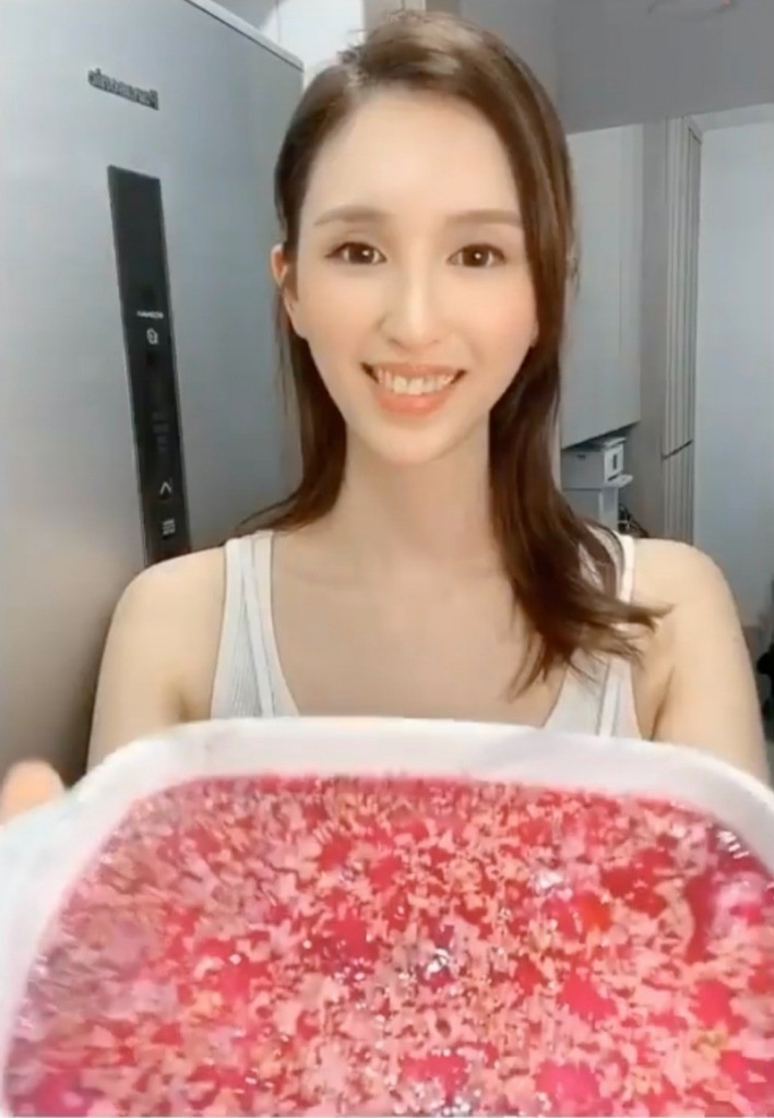 何傲兒火龍果美白