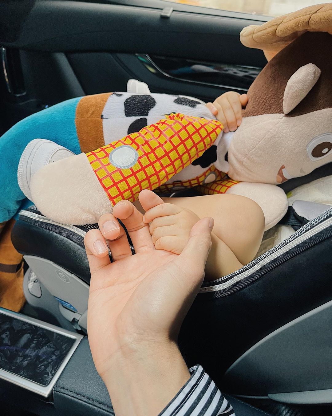 不過一向低調的他未有公開BB正面相。