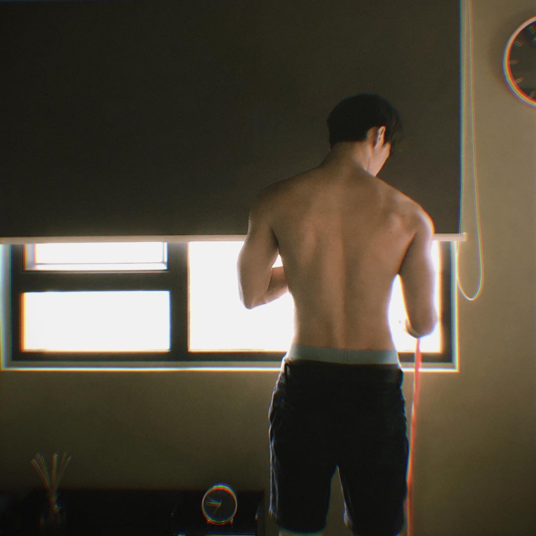 Stanley邱士縉的背肌。