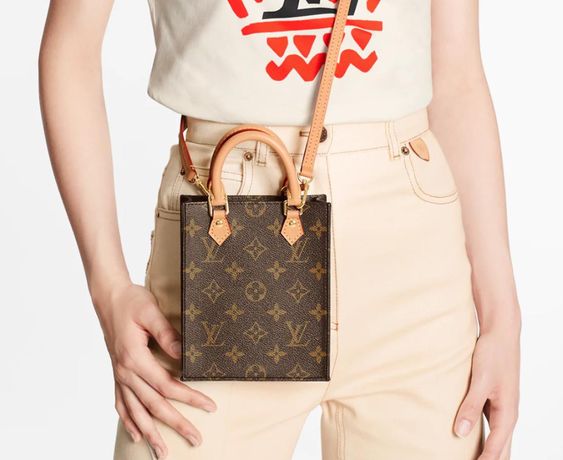 Louis Vuitton Petit Sac Plat